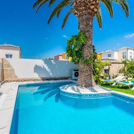 Playa De Fanabe Sleeps 8 With Pool And Air Con Βίλα