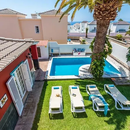 Βίλα Playa De Fanabe Sleeps 8 With Pool And Air Con