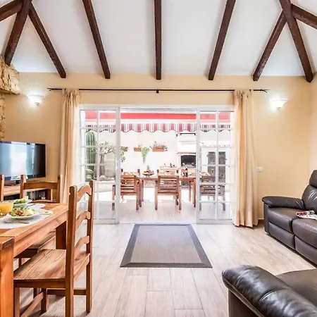 Playa De Fanabe Sleeps 8 With Pool And Air Con Villa *