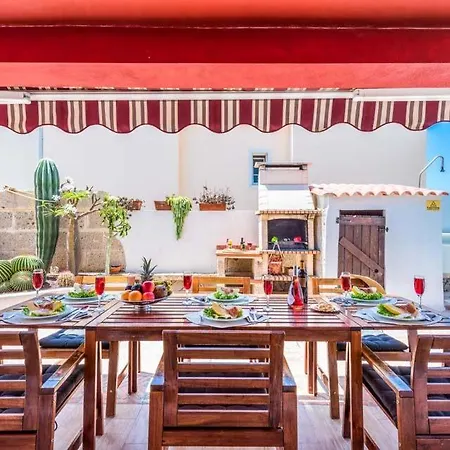 Playa De Fanabe Sleeps 8 With Pool And Air Con