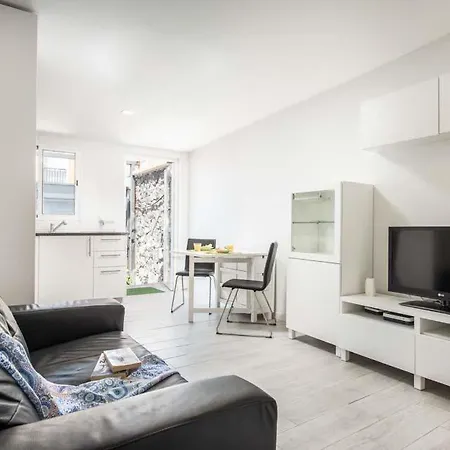 Playa De Fanabe Sleeps 8 With Pool And Air Con Villa