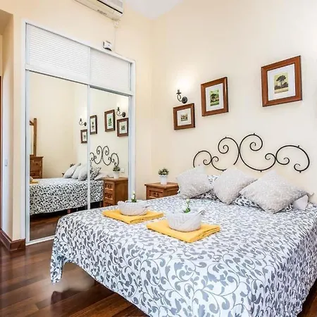 Playa De Fanabe Sleeps 8 With Pool And Air Con *